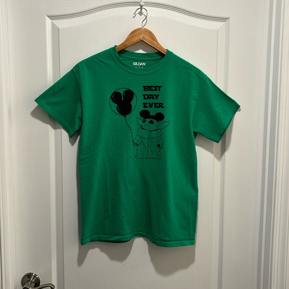 Green Disney Baby Yoda T shirt. Size Medium.